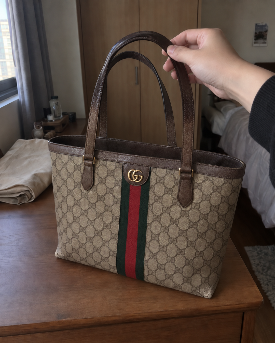 Gucci 托特包提把變深、包角發白：先分是哪一種 - 私享家洗衣店
