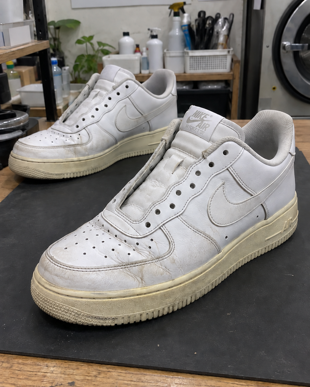 AF1 鞋頭摺痕卡灰、鞋邊發黃：先分這三件事 - 私享家洗衣店
